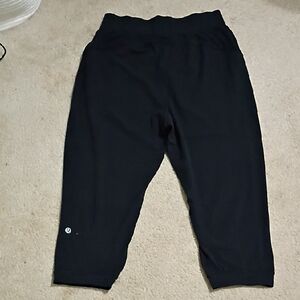 Lululemon Black Capri Women Size 4